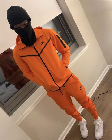 oranje nike tech